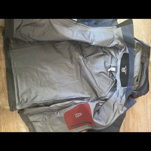 Arc’teryx Beta AR Men’s Jacket Gore-Tex Pro - Picture 5 of 6